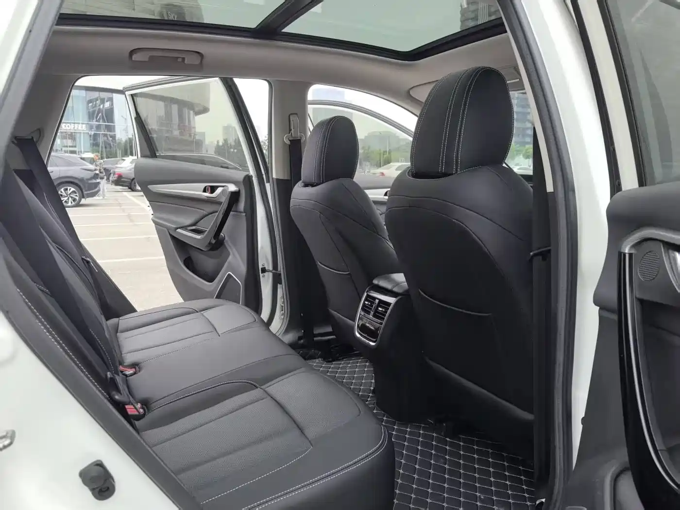 Dongfeng Aeolus Dongfeng Fengshen AX7 2020 2020 1.6T Auto AI Pioneer (China V)