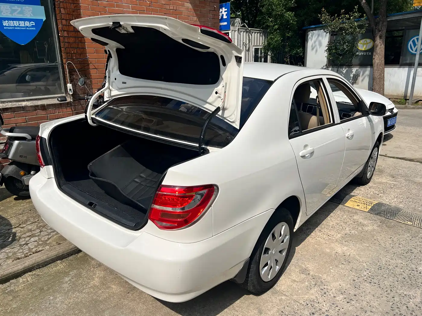Toyota Corolla 2013 1.6L Automatic Excellence Edition фото 7