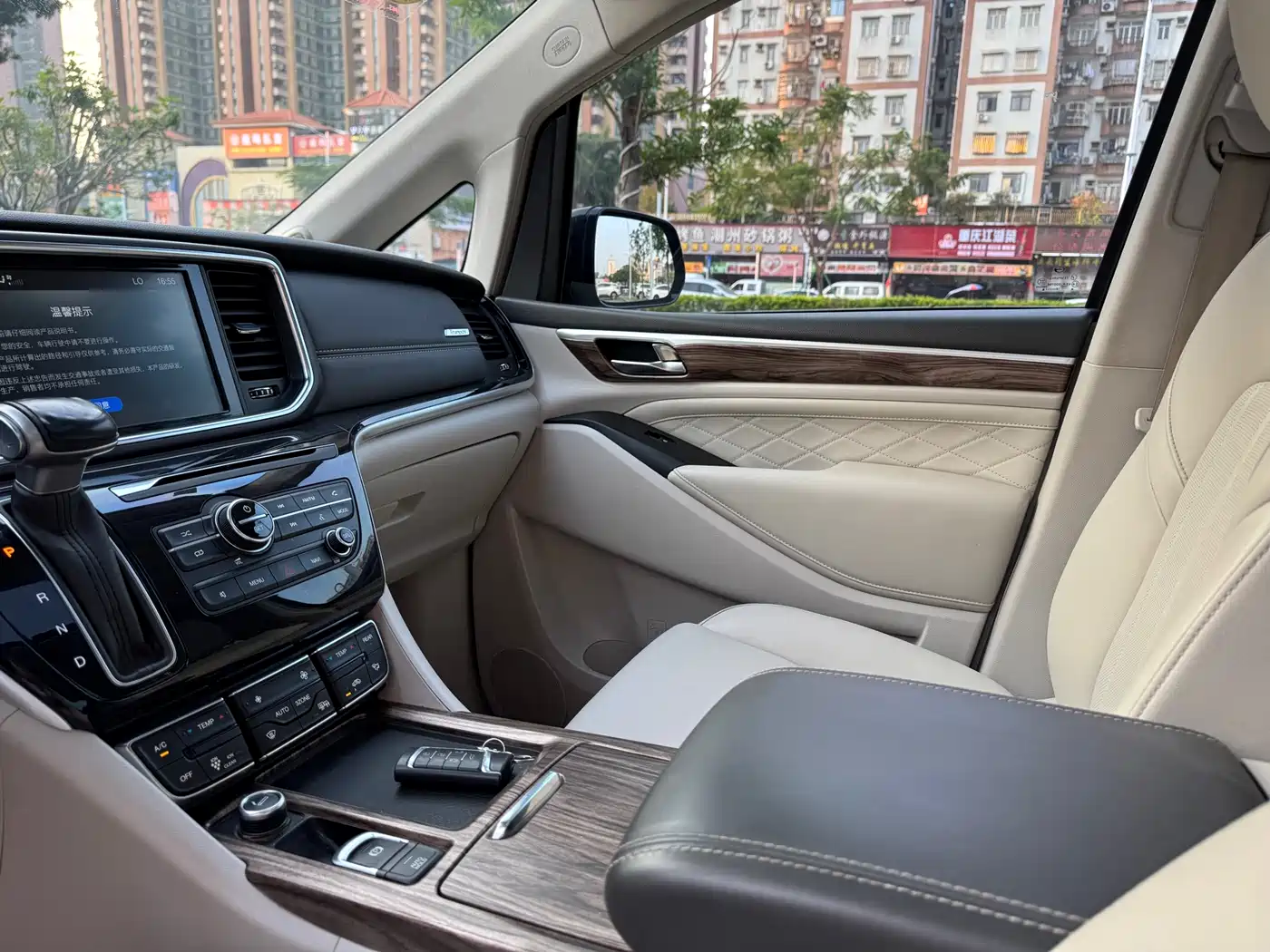 GAC Trumpchi Trumpchi M8 2018 320T Premium Edition фото 10