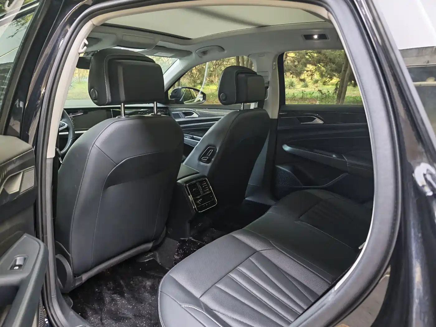 Volkswagen Passat 2025 Outstanding 380TSI Dragon Soaring Edition фото 5
