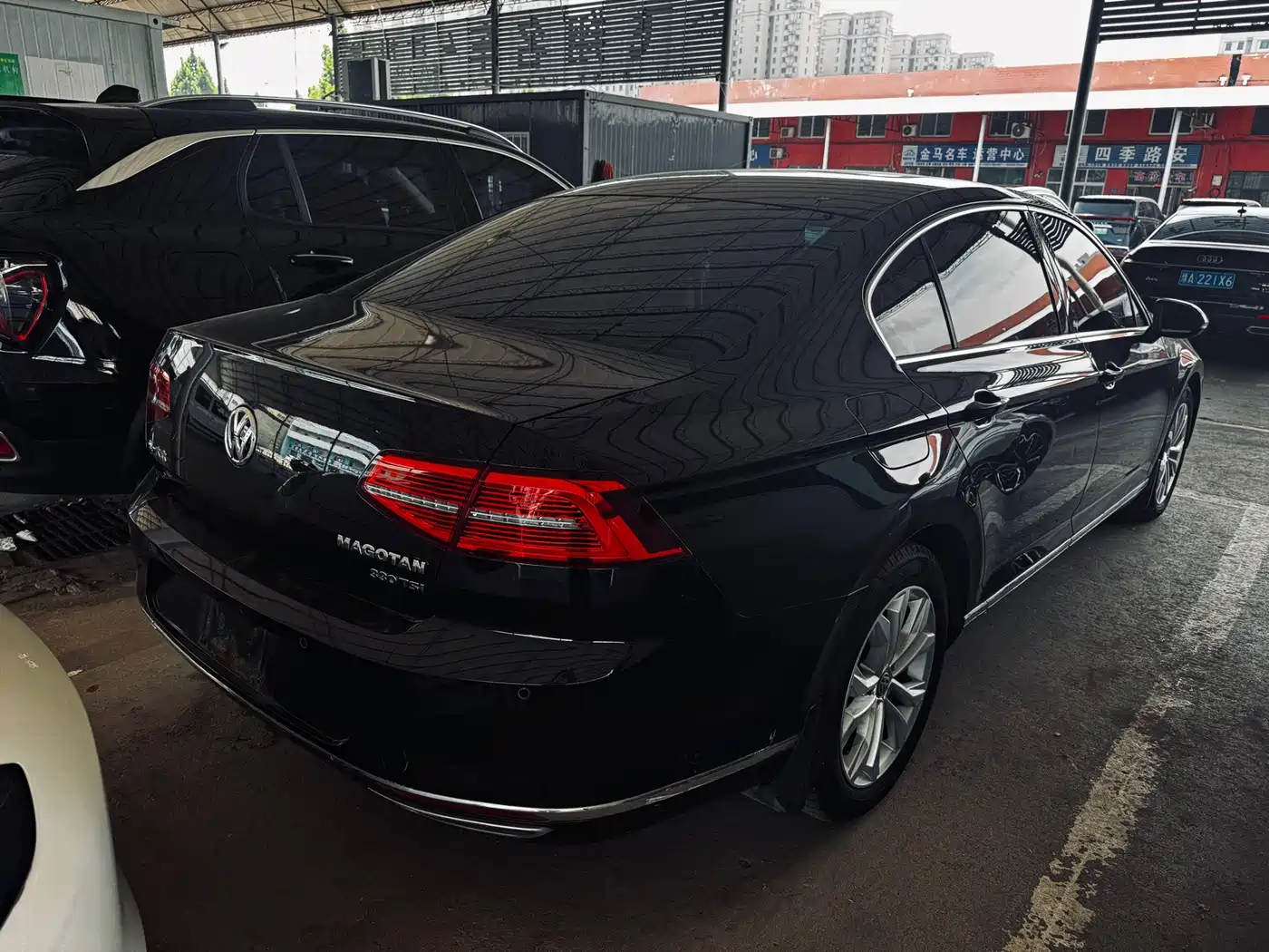 Volkswagen Magotan 2018 Facelift 330TSI DSG Luxury фото 8