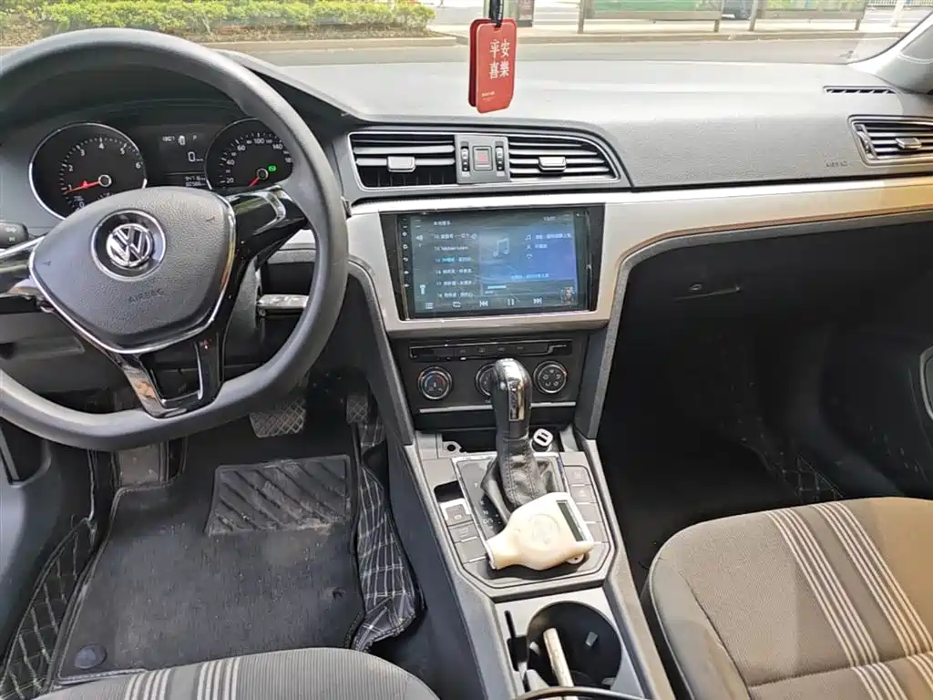 Volkswagen Lamando 2017 230TSI DSG Trend Edition фото 13