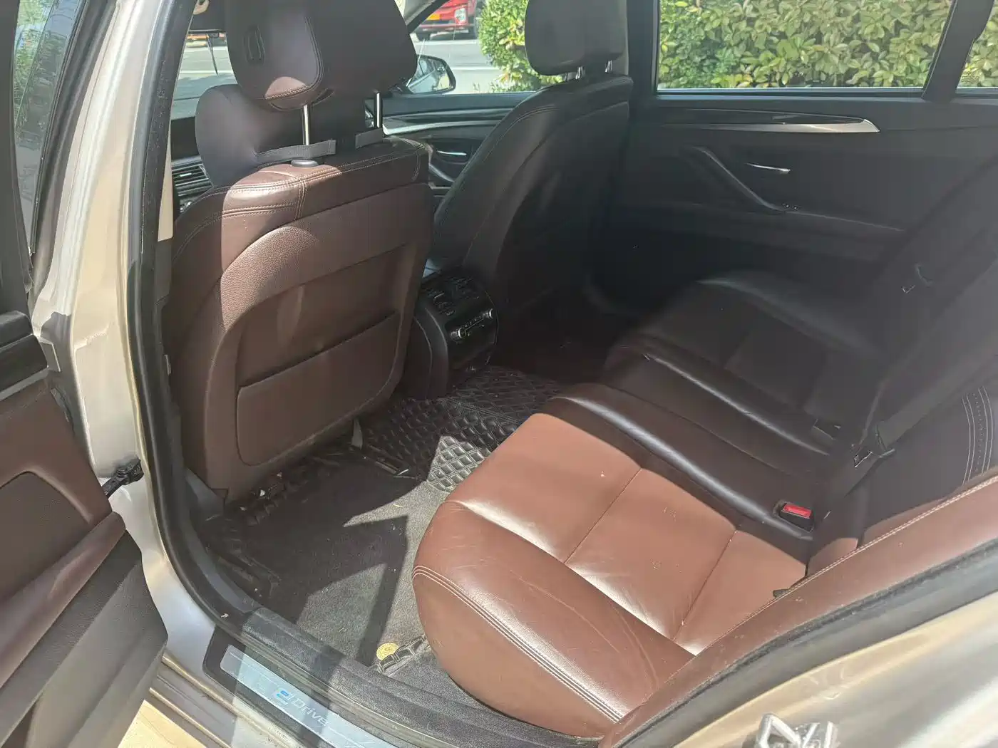 BMW 5 Series New Energy 2015 530Le фото 6