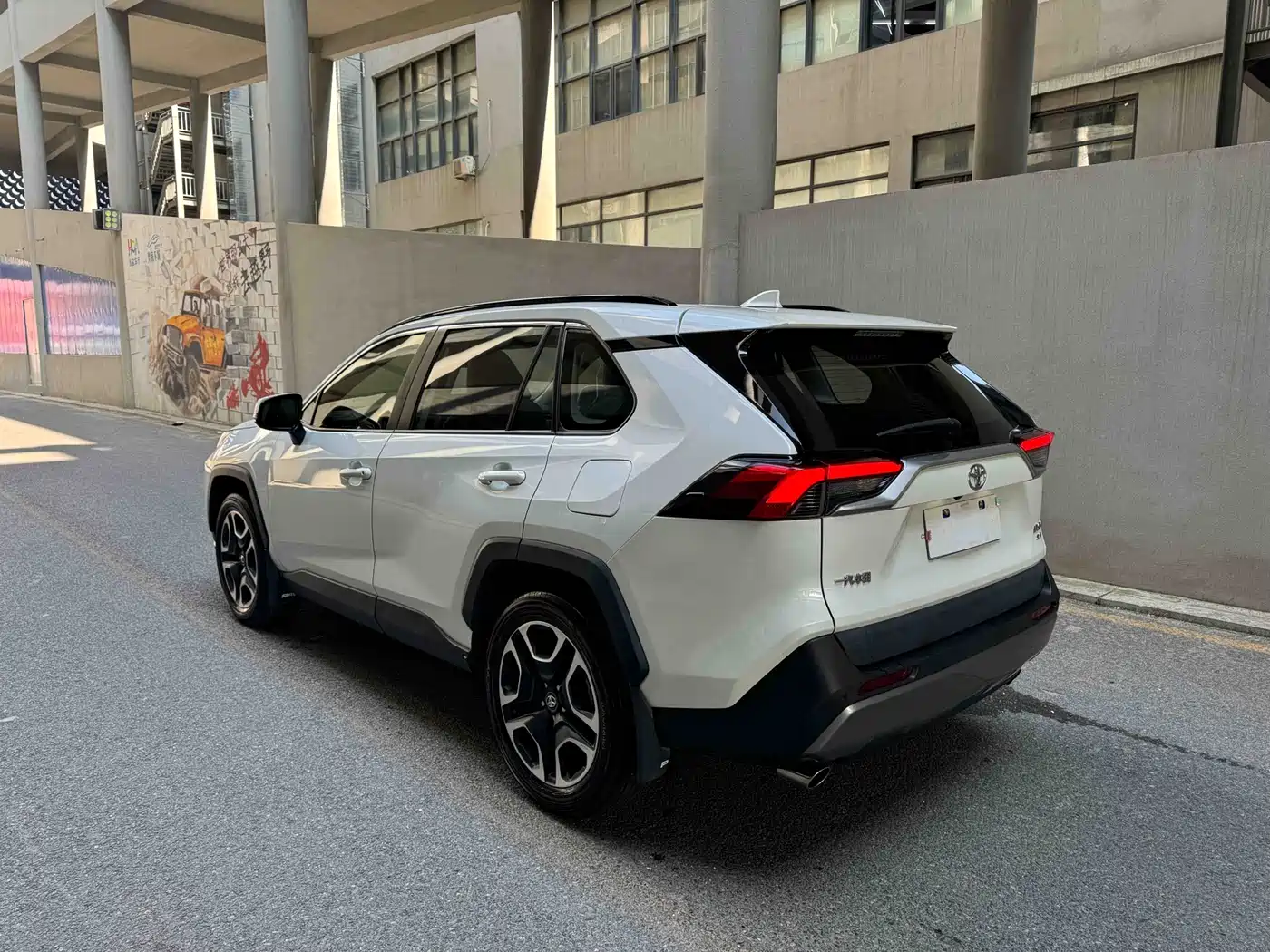 Toyota RAV4 Rongfang 2020 2.0L CVT 4WD Premium Edition фото 4