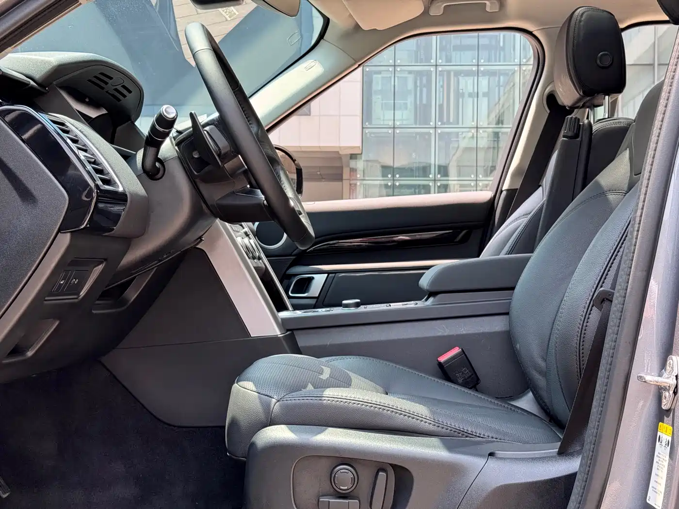 Land Rover Discovery 2020 3.0 SC V6 SE фото 9