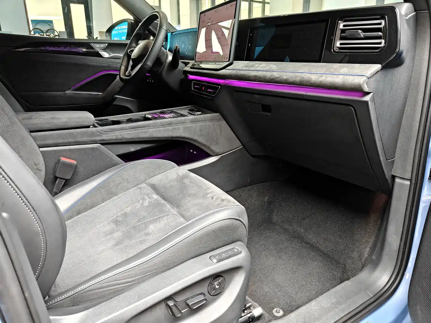 Volkswagen Tiguan L 2024 PRO 380TSI 4WD R-Line Premium Edition фото 19