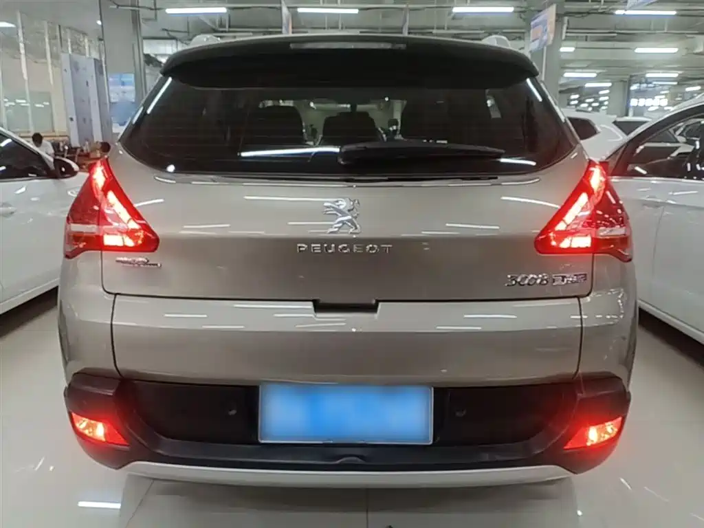 Peugeot 3008 2015 1.6THP Automatic Classic Edition фото 6