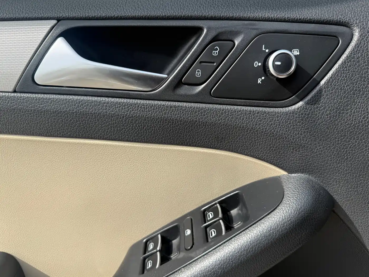 Volkswagen Sagitar 2012 1.4TSI Automatic Luxury фото 13
