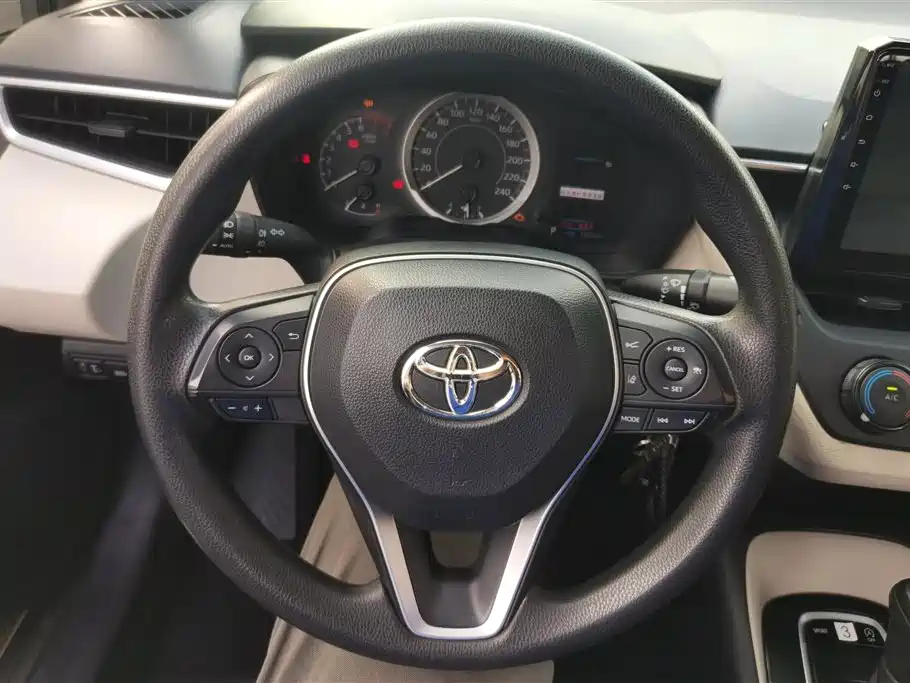 Toyota Corolla 2019 1.2T S-CVT GL Pioneer Edition фото 15