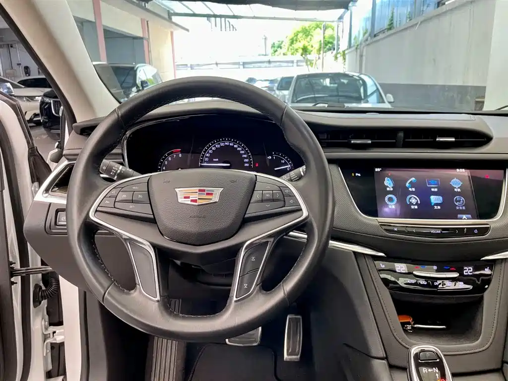 Cadillac XT5 2016 28T AWD Luxury Model фото 13