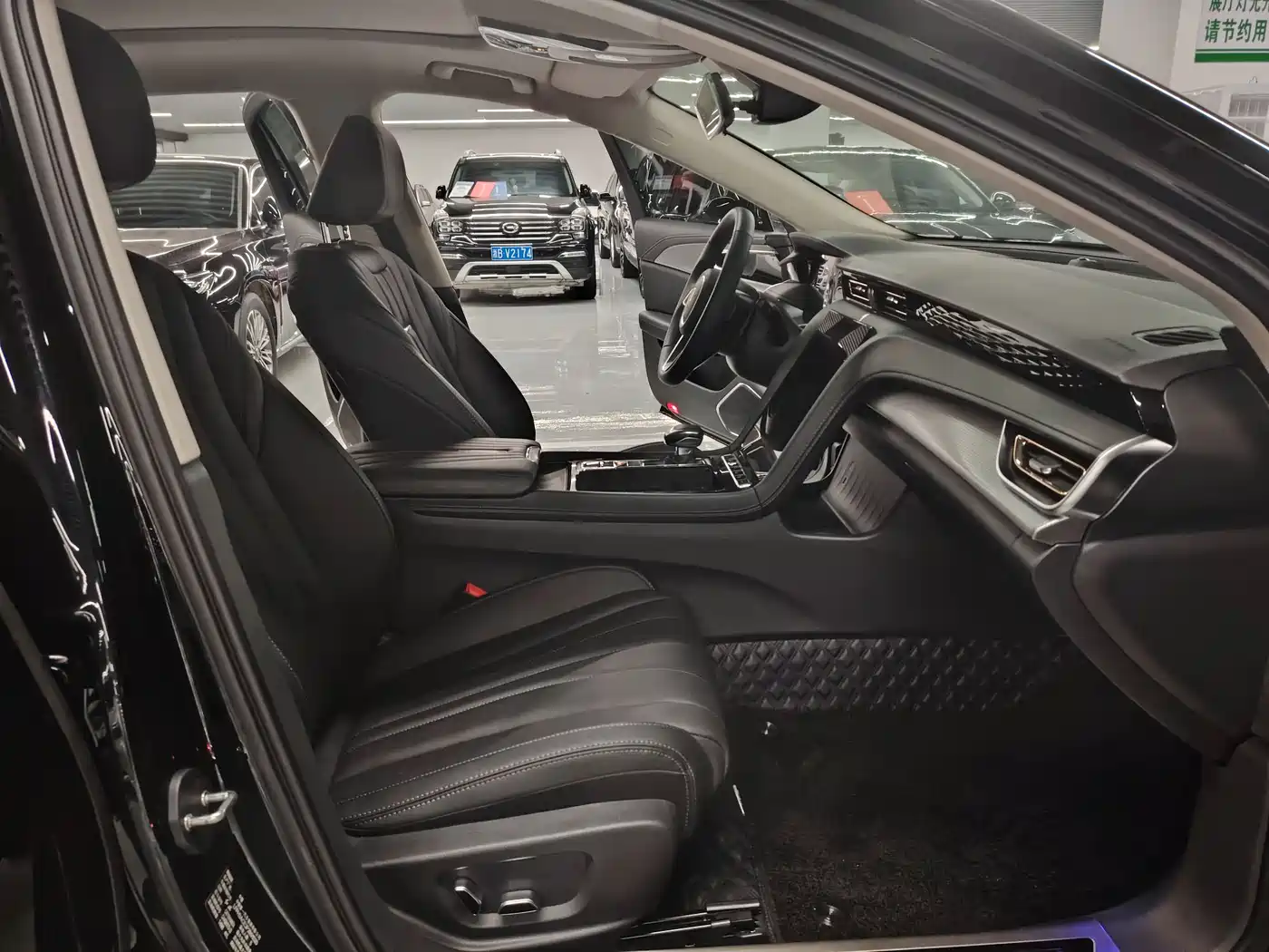 Hongqi H5 2024 1.5T HEV Smart Connect Flag Rhythm Edition фото 5