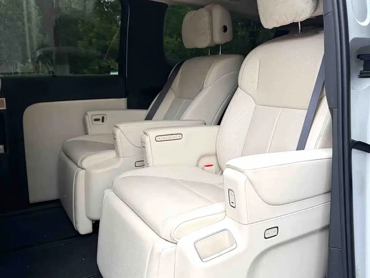 Li Auto MEGA 2025 2025 Model Home Family Special Edition