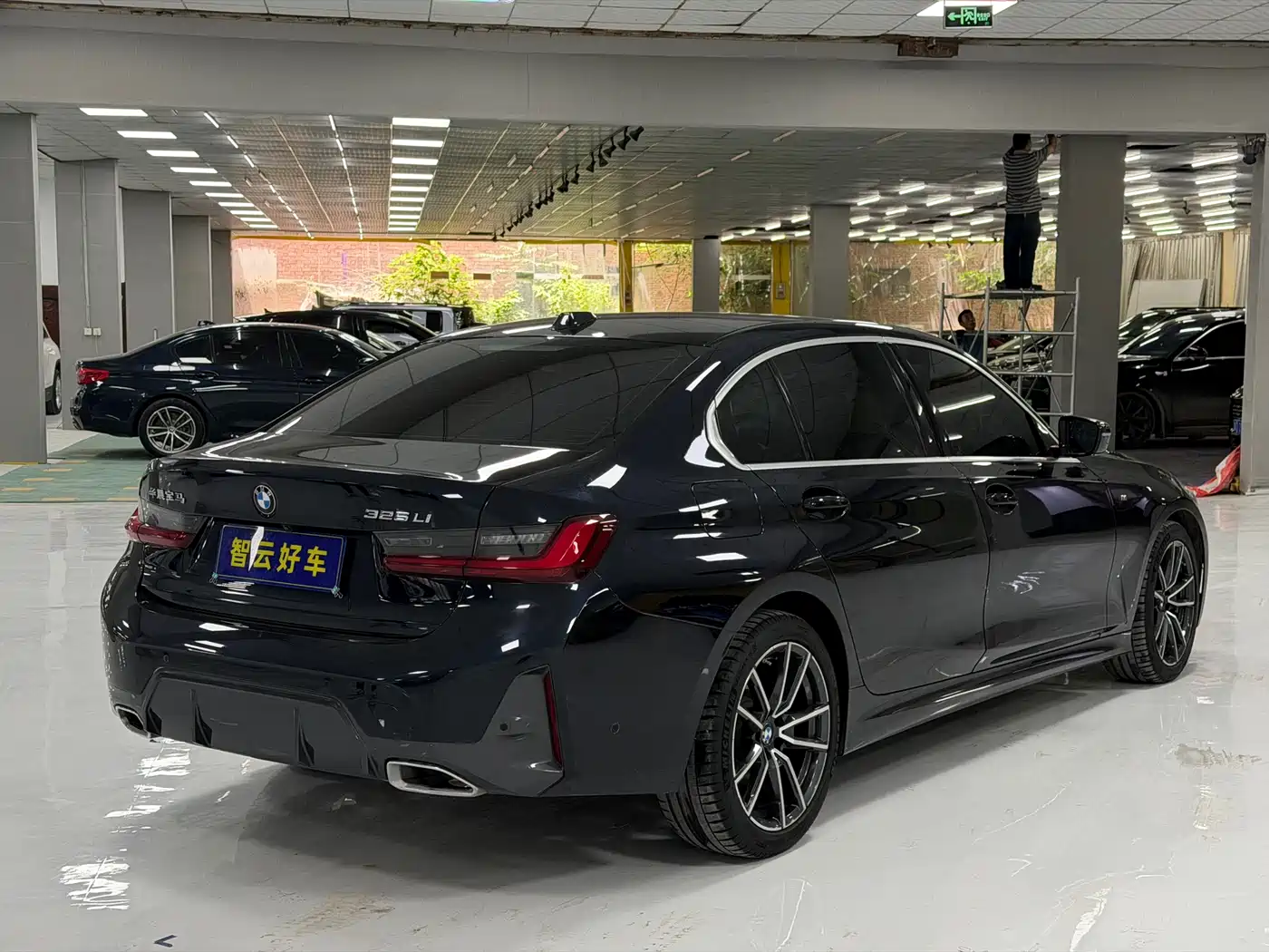 BMW 3 Series 2024 325Li M Sport Package фото 9