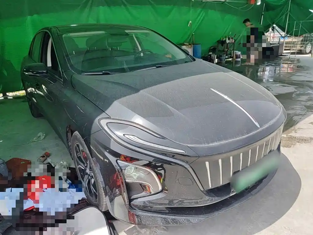 Hongqi E-QM5 2021 Charging Flag Joy Edition фото 4