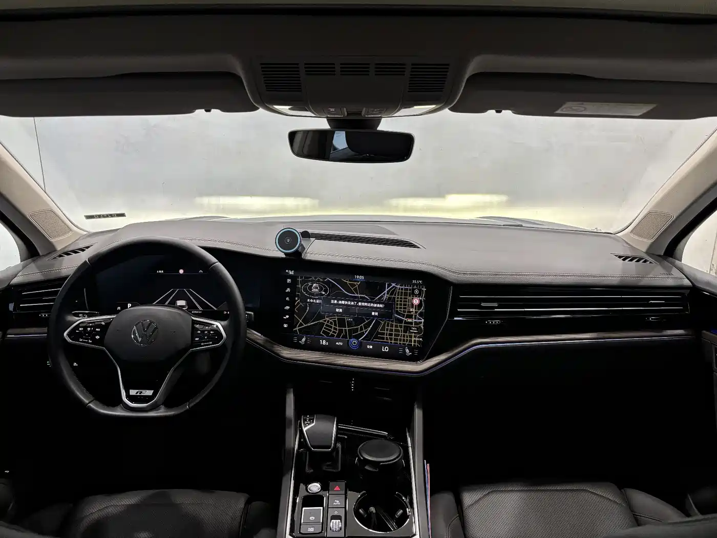 Volkswagen Touareg 2022 3.0TSI Rui Xiang Edition Classic Sport Package фото 13