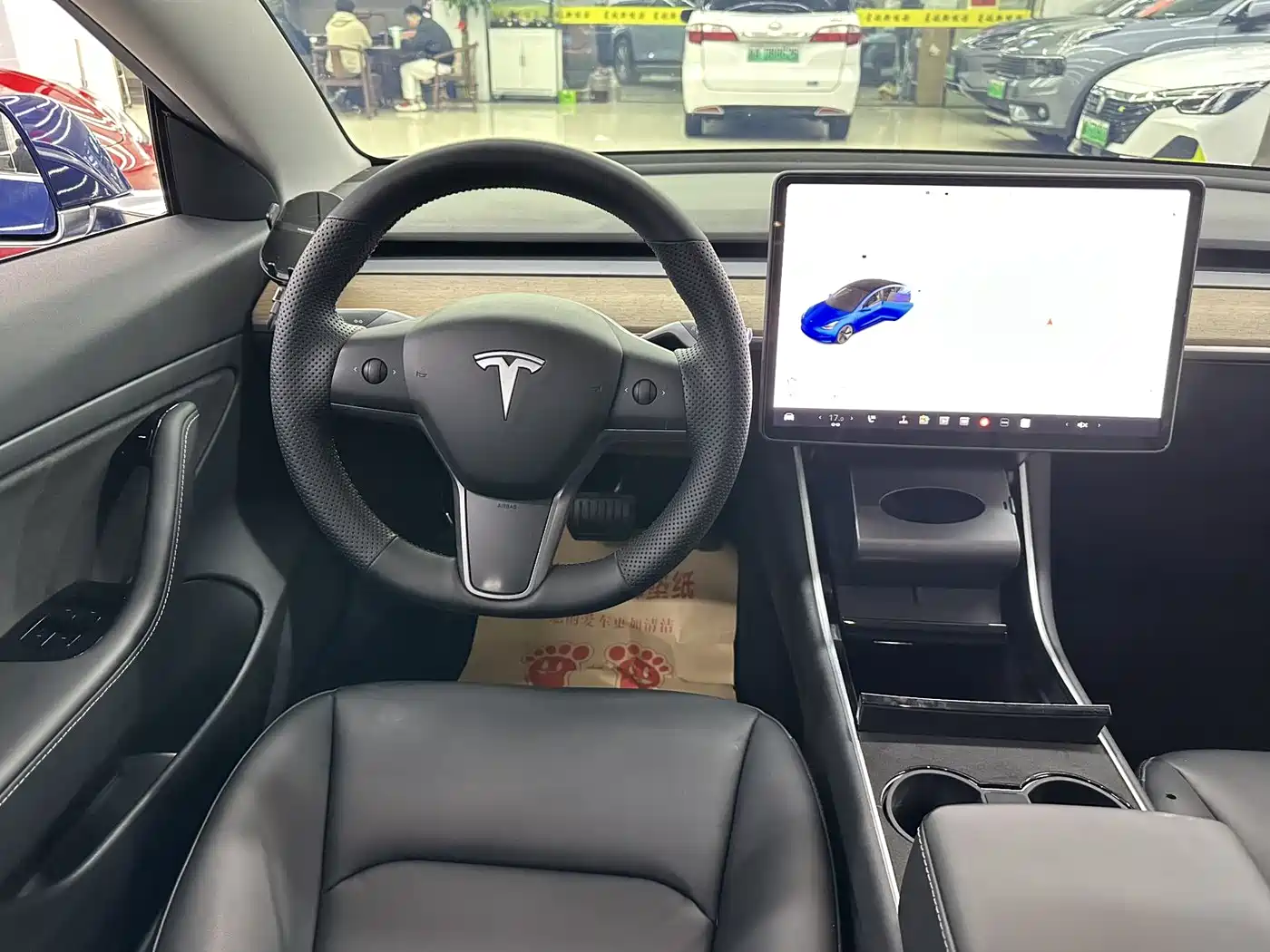 TESLA MODEL 3