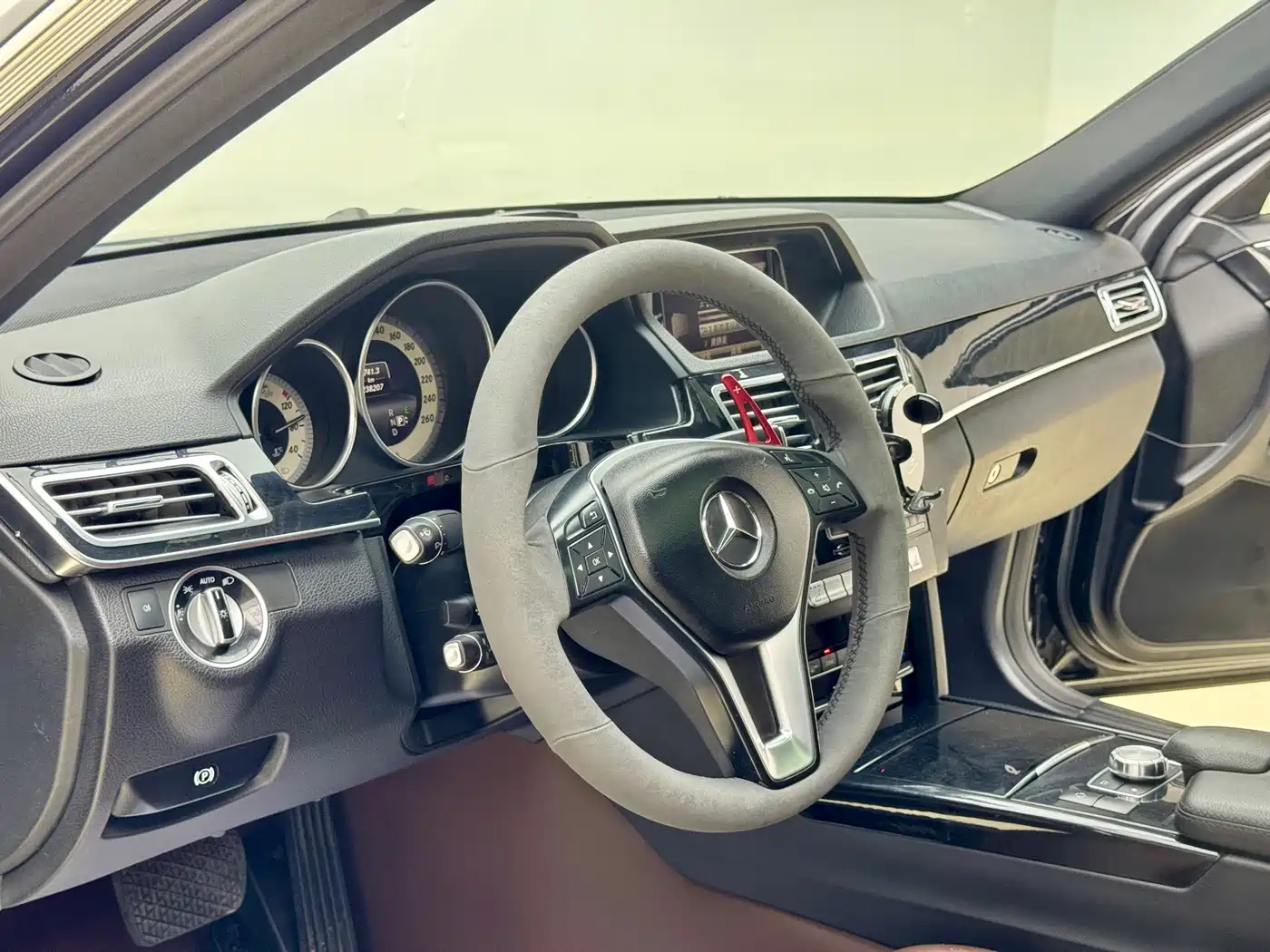 Mercedes-Benz E-Class 2014 E 260 L Sport Luxury фото 15