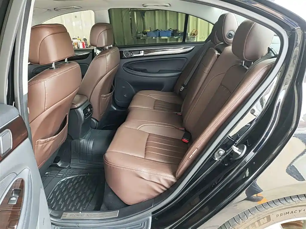 Hyundai Genesis 2012 3.0L GDI Luxury фото 17