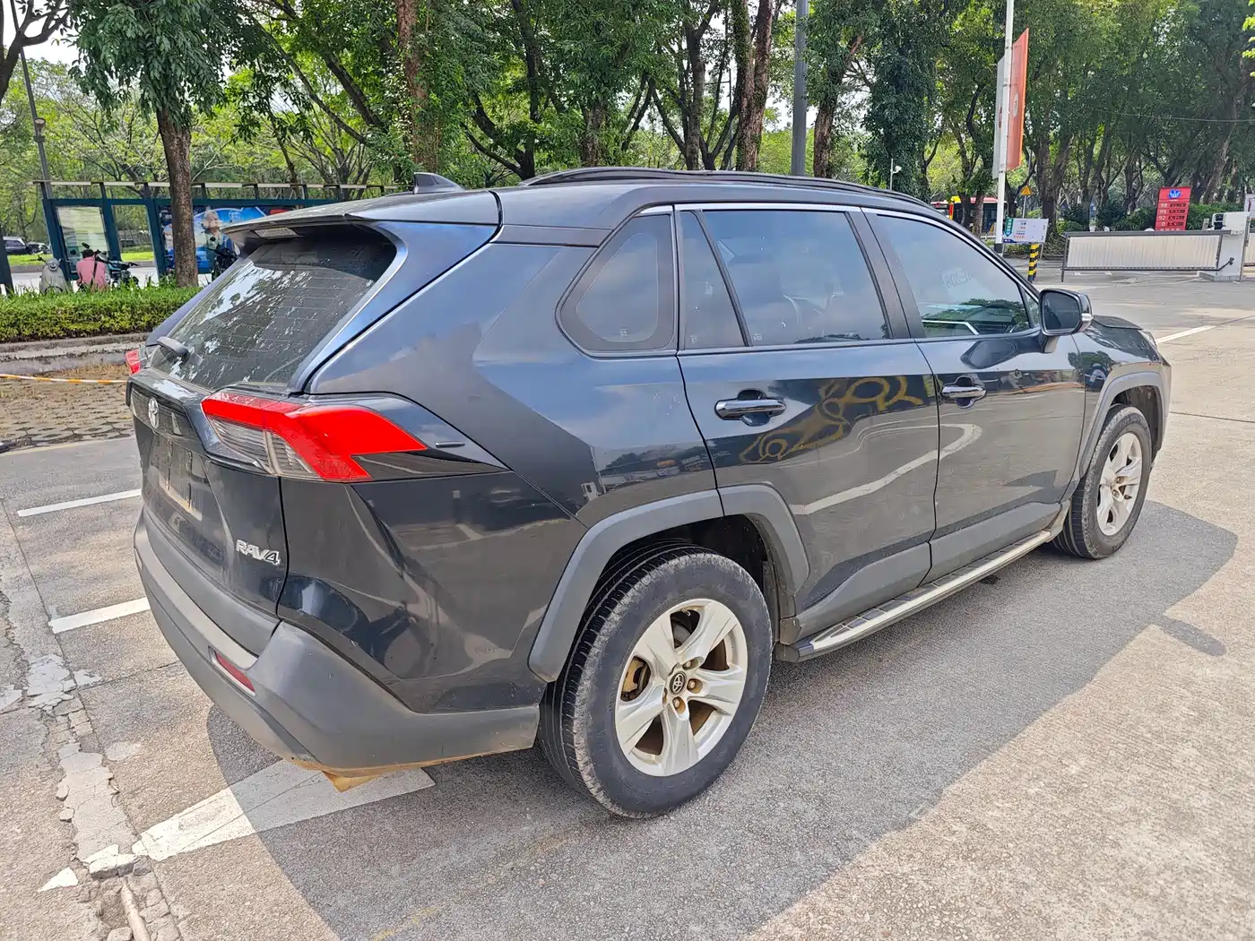 Toyota RAV4 Rongfang 2020 2.0L CVT 2WD Urban Edition фото 7