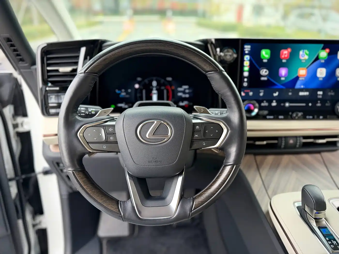 Lexus LM 2023 350h 7-Seater Elegance Edition фото 5