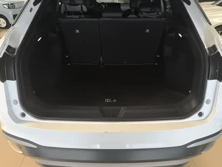 Volkswagen ID.4 X 2023 Pure Long Range Edition фото 4