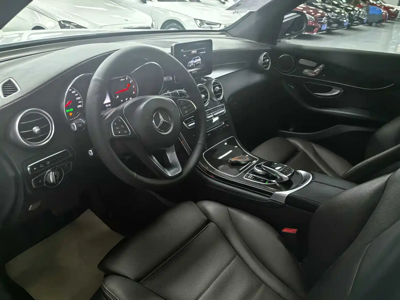 MERCEDES-BENZ GLC