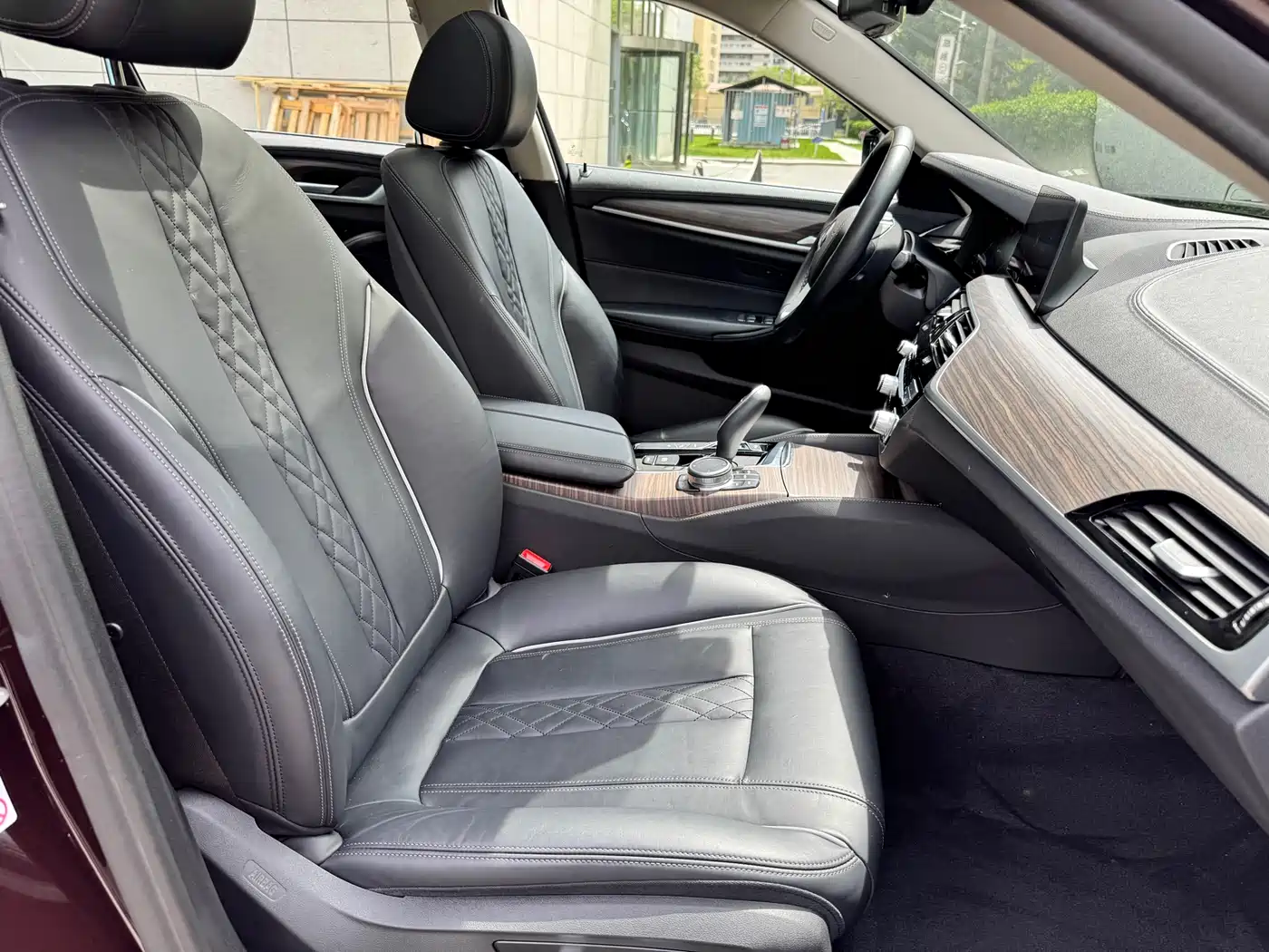 BMW 5 Series New Energy 2019 Facelift 530Le Luxury Package фото 19