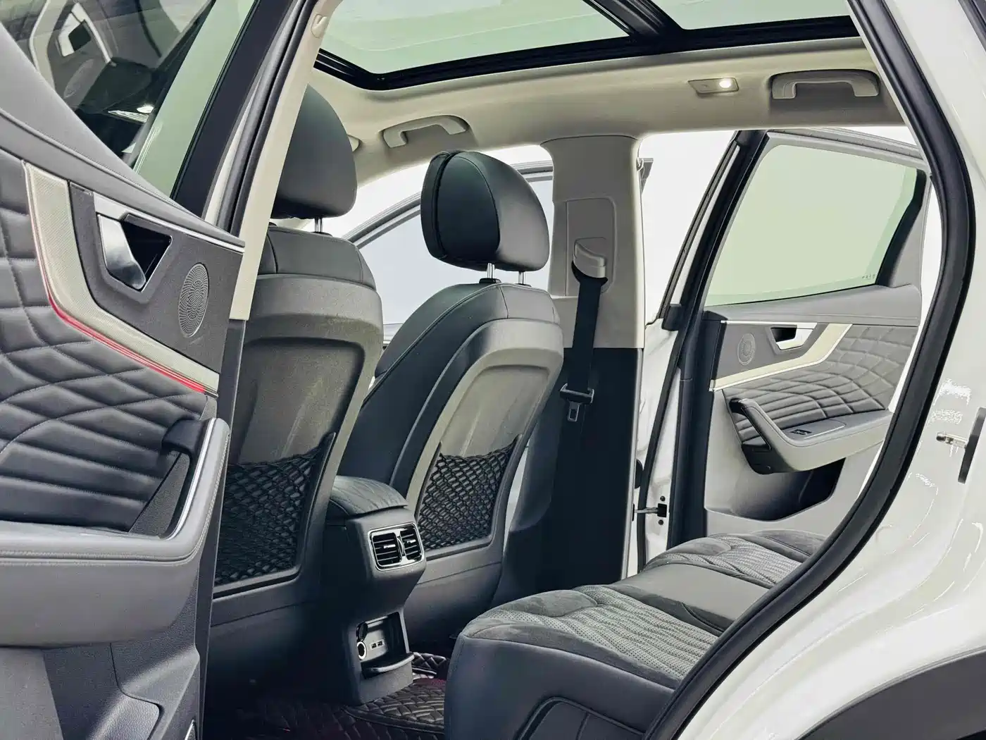 Hongqi HS5 2019 2.0T Smart Connect Joy Edition фото 7