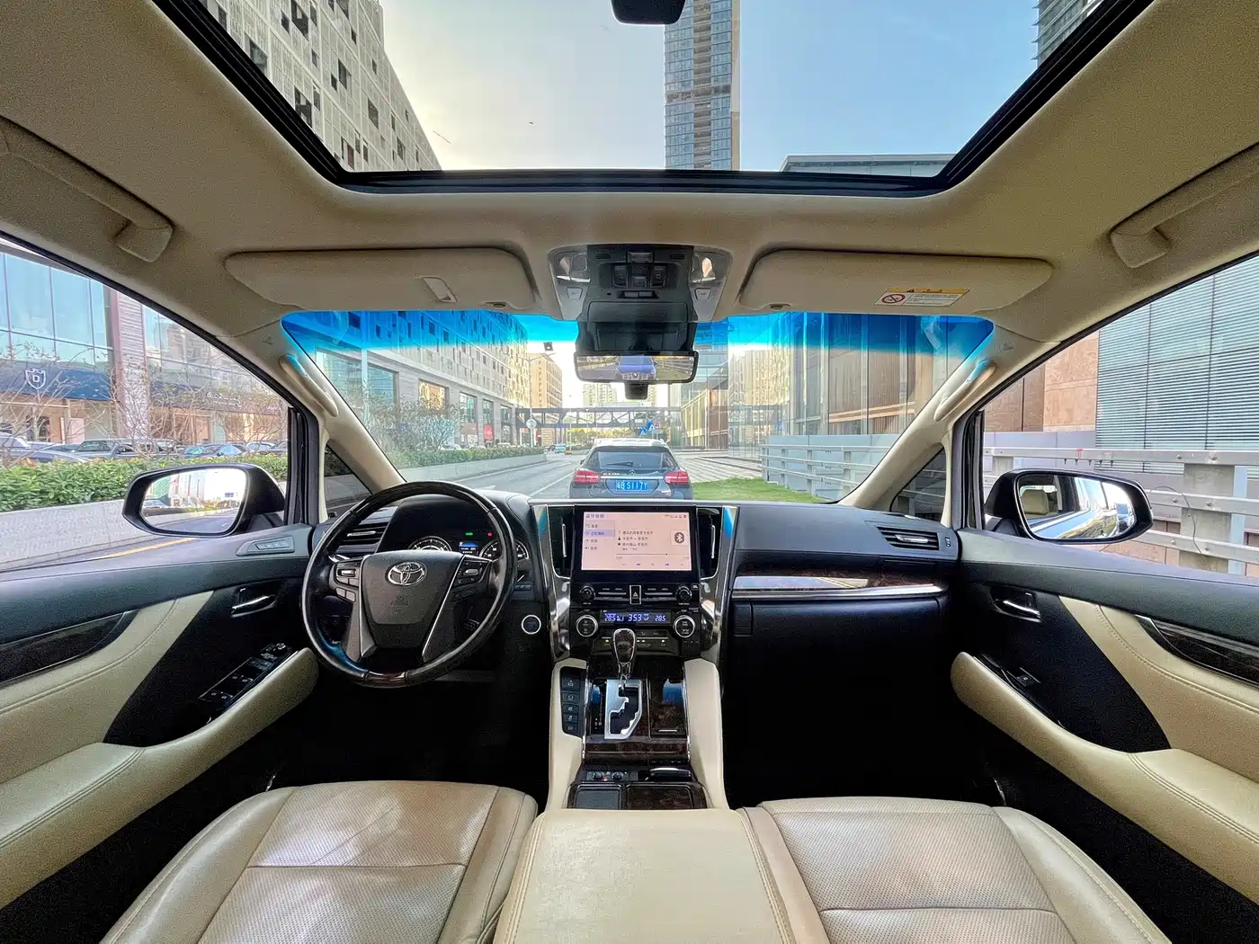 Toyota Alphard 2020 Hybrid 2.5L Luxury Edition фото 11