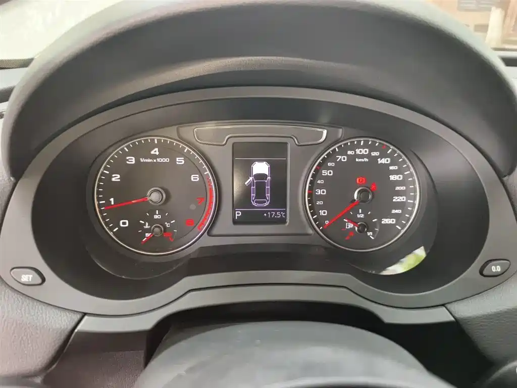 Audi Q3 2016 Model 30 TFSI Style фото 4