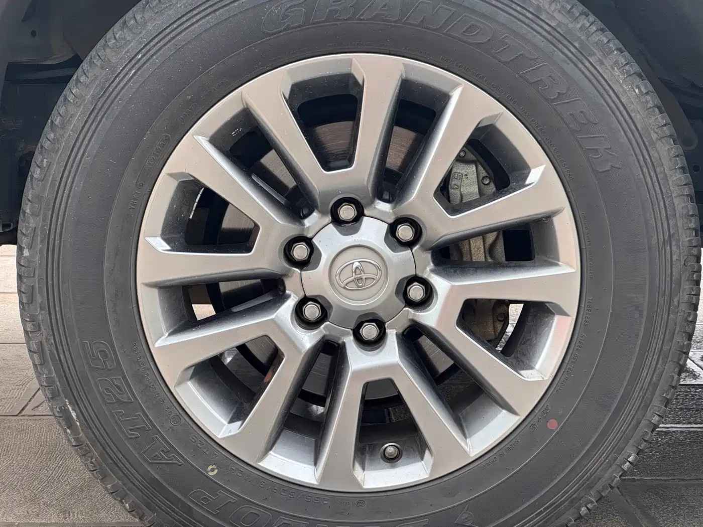 Toyota Prado 2019 3.5L Automatic TX-L Zunxiang Edition with Rear-mounted Spare Tire фото 10