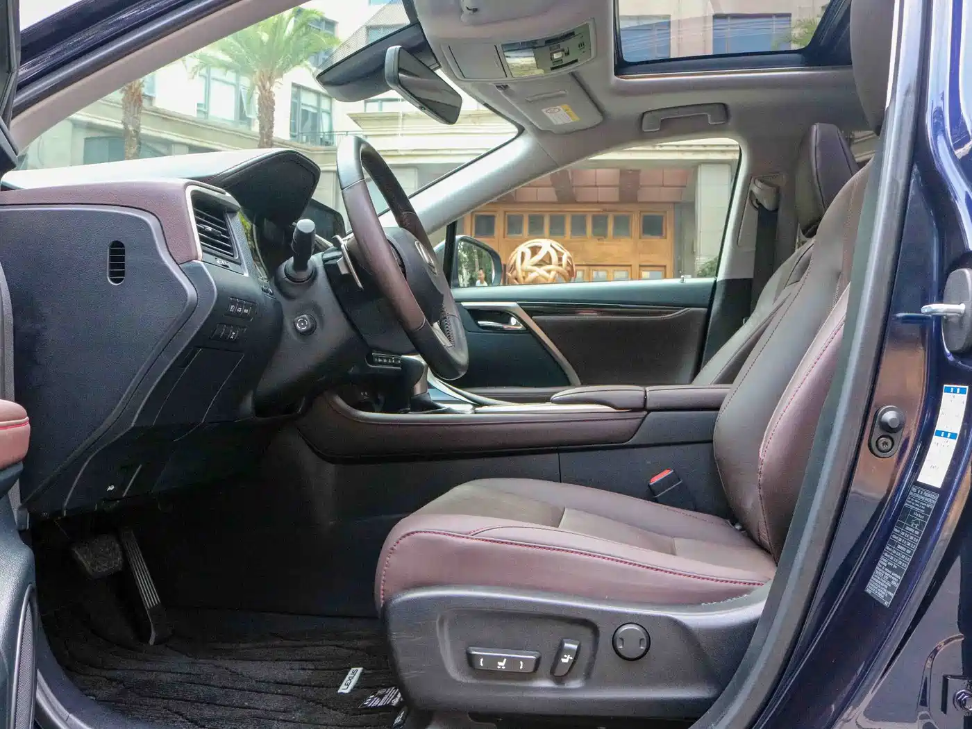 Lexus RX 2020 Facelift 300 AWD Elegance Edition фото 4