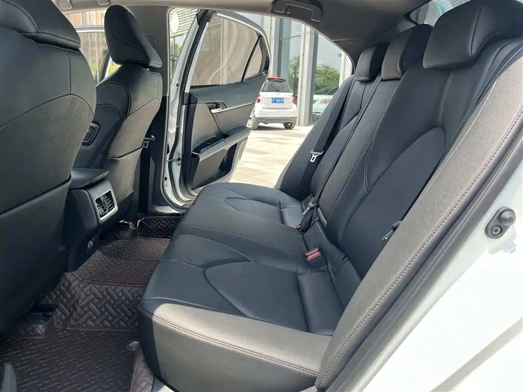 Toyota Camry 2021 2.0G Luxury Edition фото 12