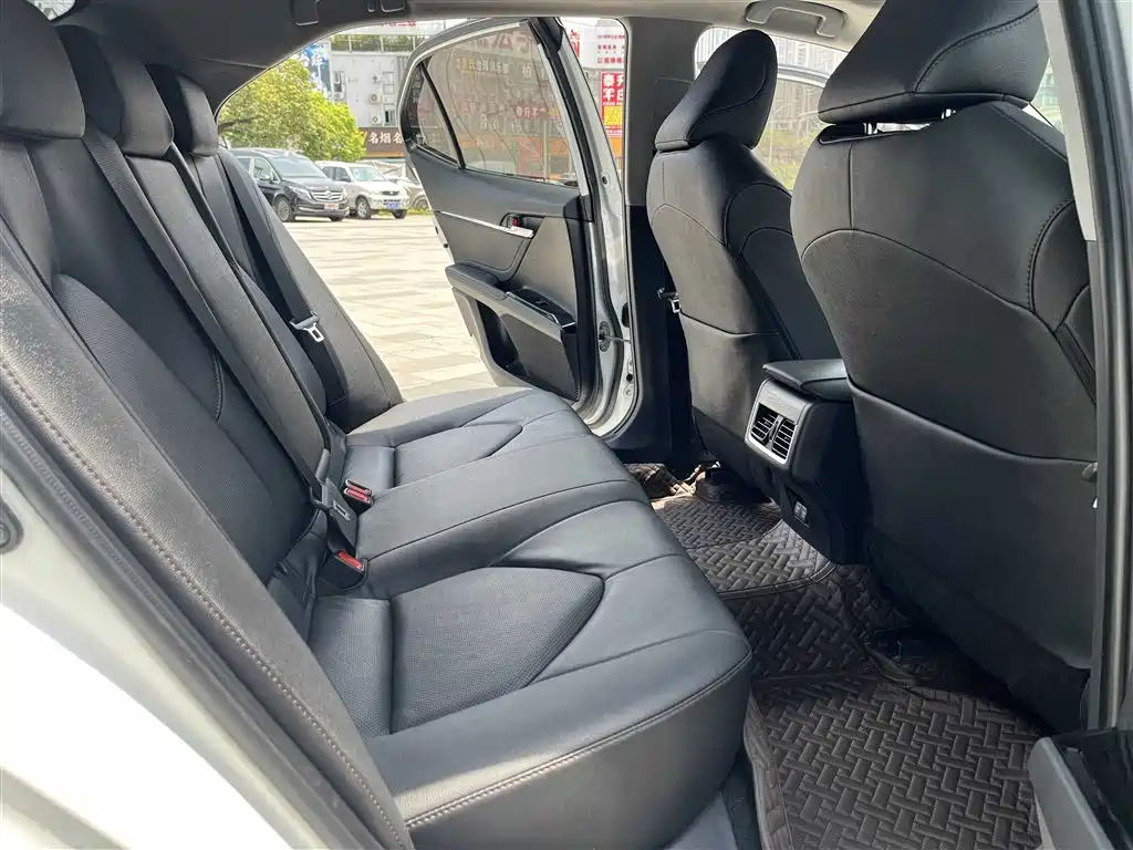 Toyota Camry 2021 2.0G Luxury Edition фото 13