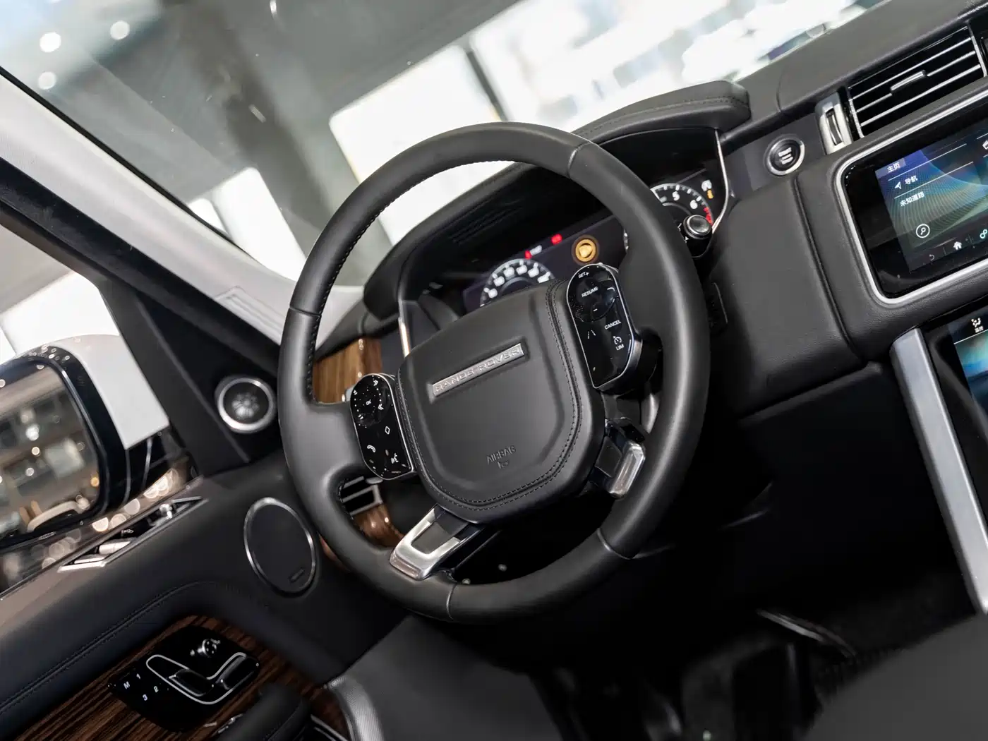 Land Rover Range Rover 2018 3.0 SC V6 Golden Age Edition фото 12