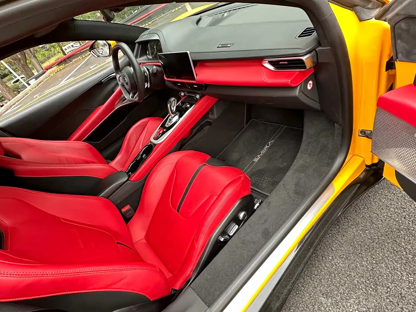 Lotus Cars EMIRA 2021 2.0T DCT First Edition фото 4