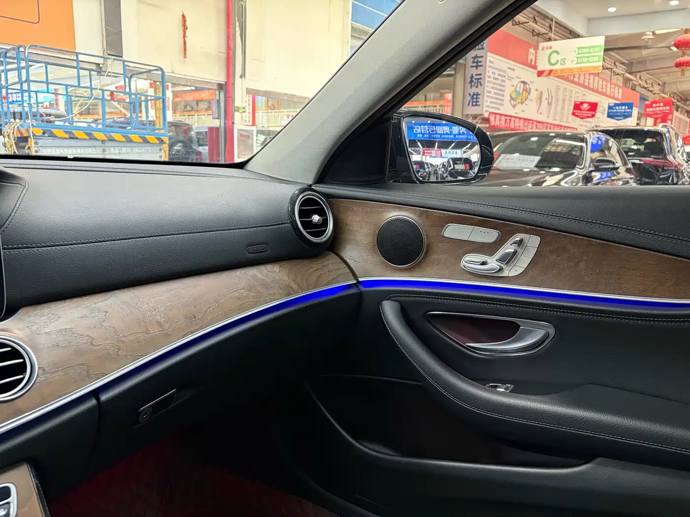 Mercedes-Benz E-Class 2017 E 300 L Luxury фото 11