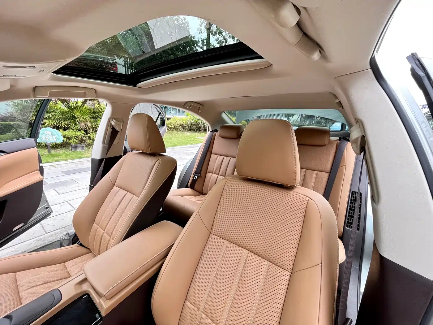 Lexus ES 2015 300h Comfort Edition фото 9