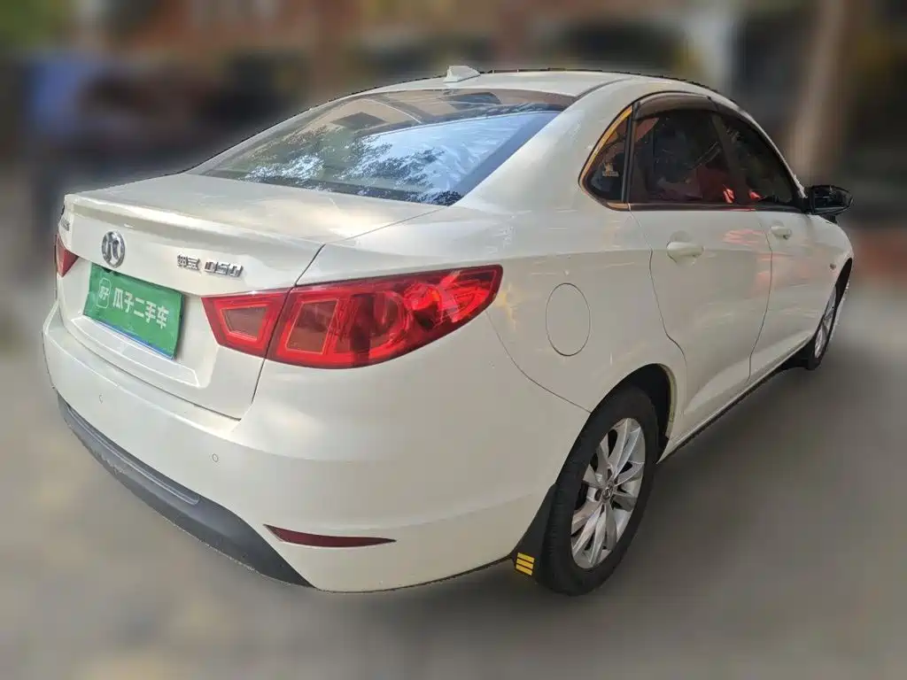 BAIC Senova D50 2015 2015 1.5L Manual Comfort Value Navigation Edition