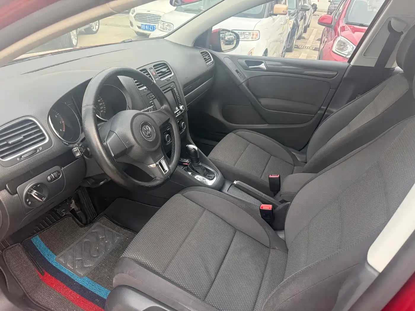 Volkswagen Golf 2012 1.6 Automatic Comfort Type фото 4