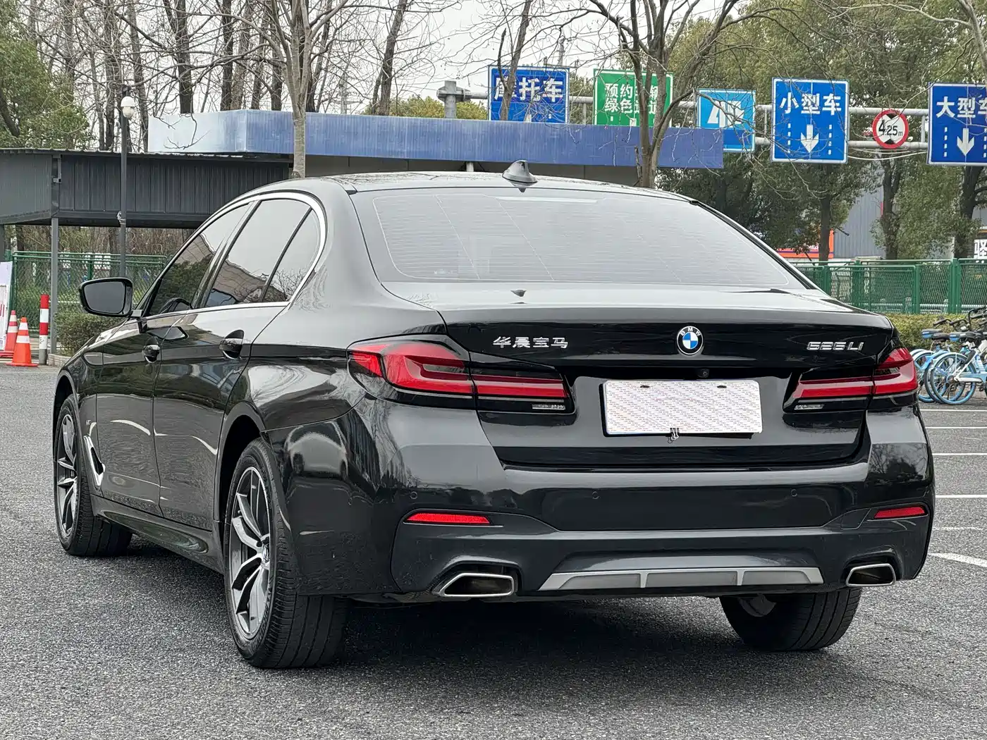 BMW 5 Series 2022 525Li M Sport Package фото 3