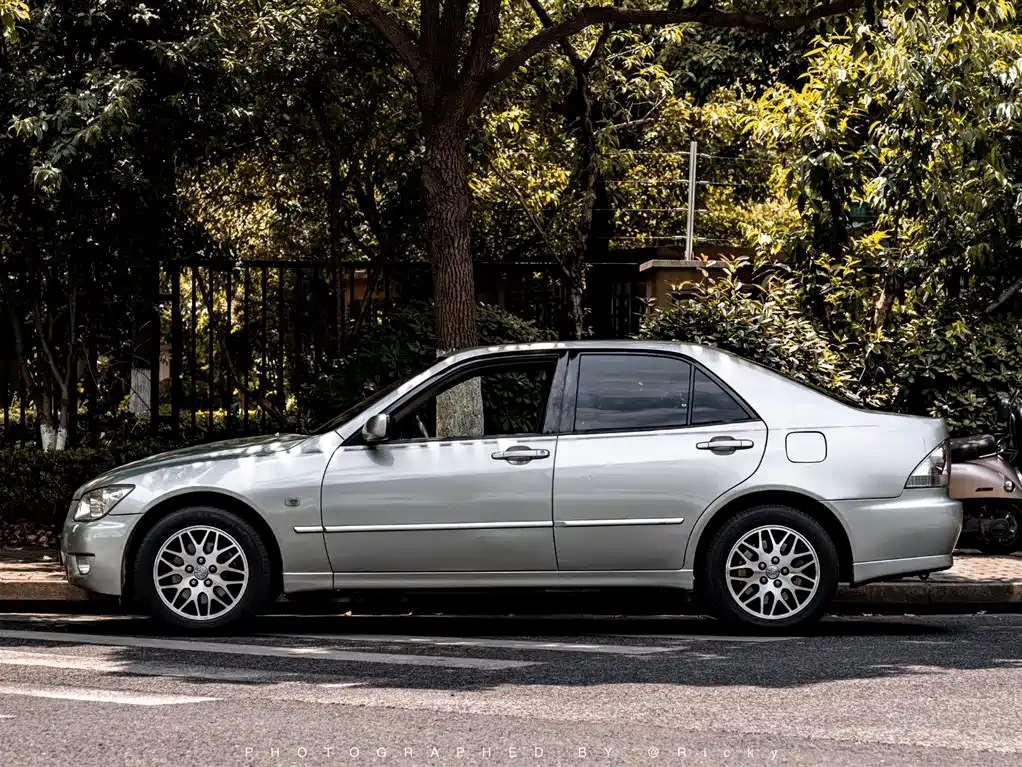 Lexus IS 2004 200 фото 3