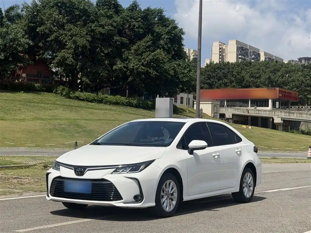 Toyota Corolla 2021 1.2T S-CVT Elite PLUS Edition фото 2
