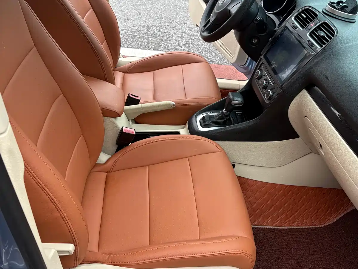 Volkswagen Golf 2010 1.4TSI Automatic Luxury фото 11