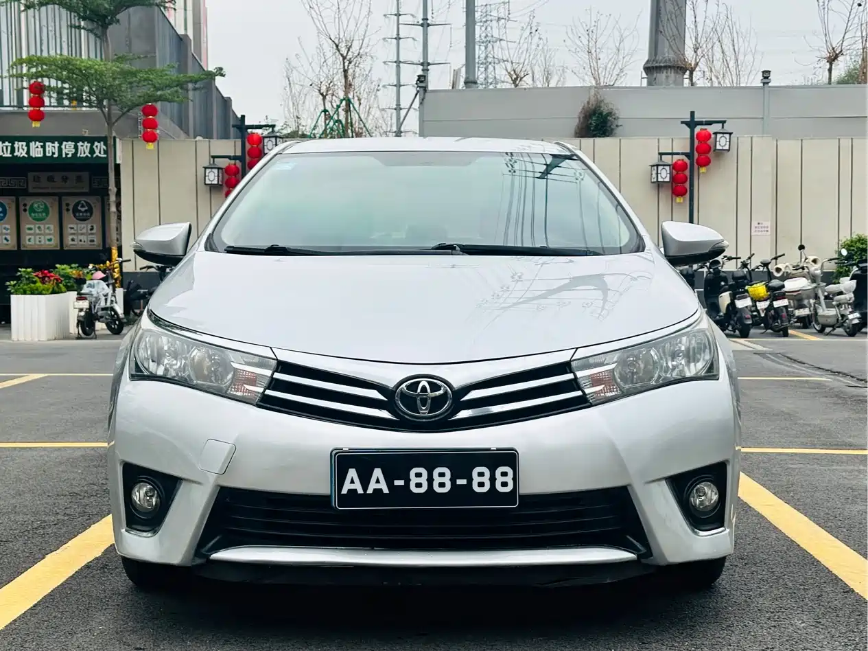 Toyota Corolla 2014 1.6L CVT GL фото 2