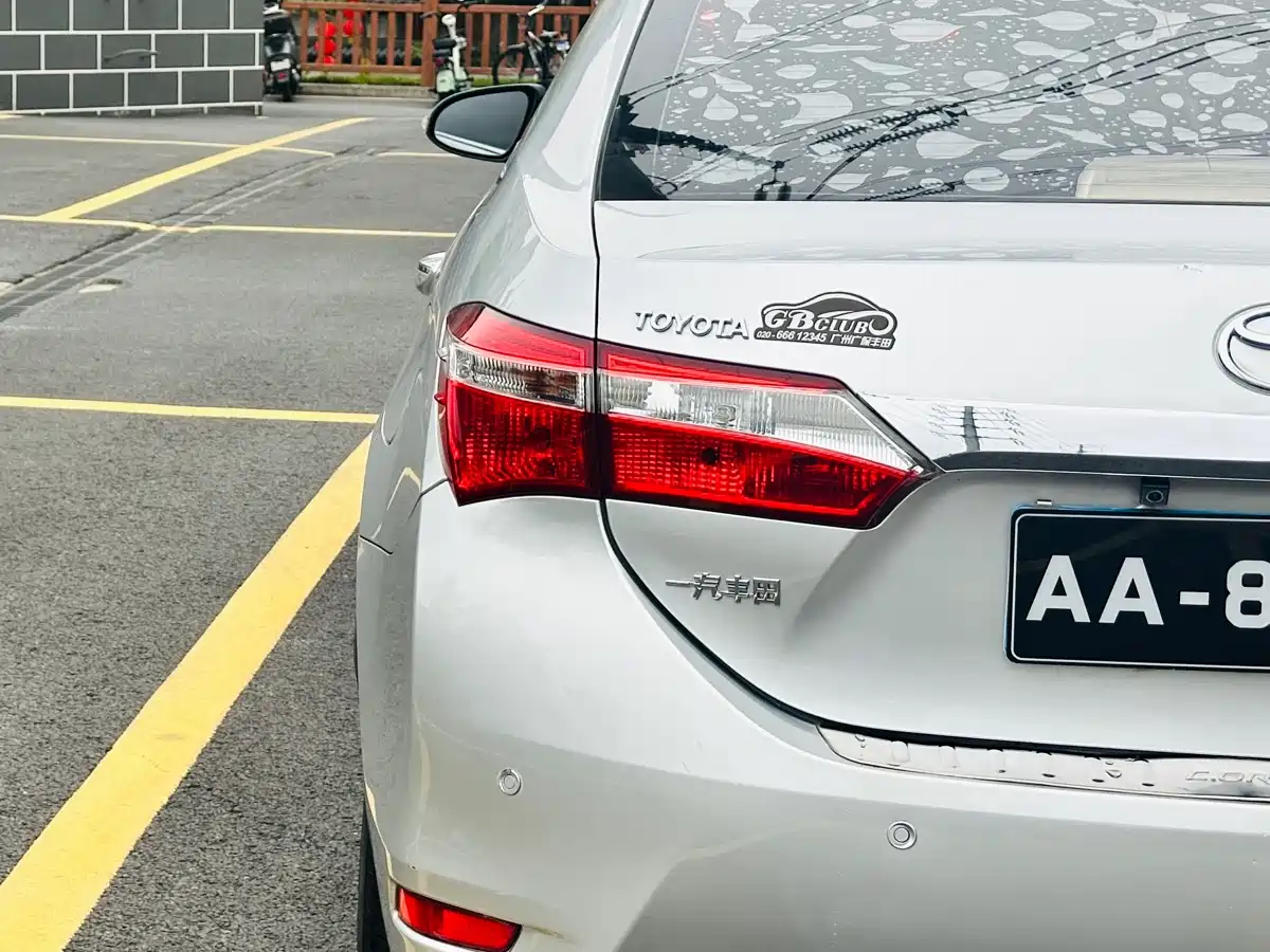 Toyota Corolla 2014 1.6L CVT GL фото 10