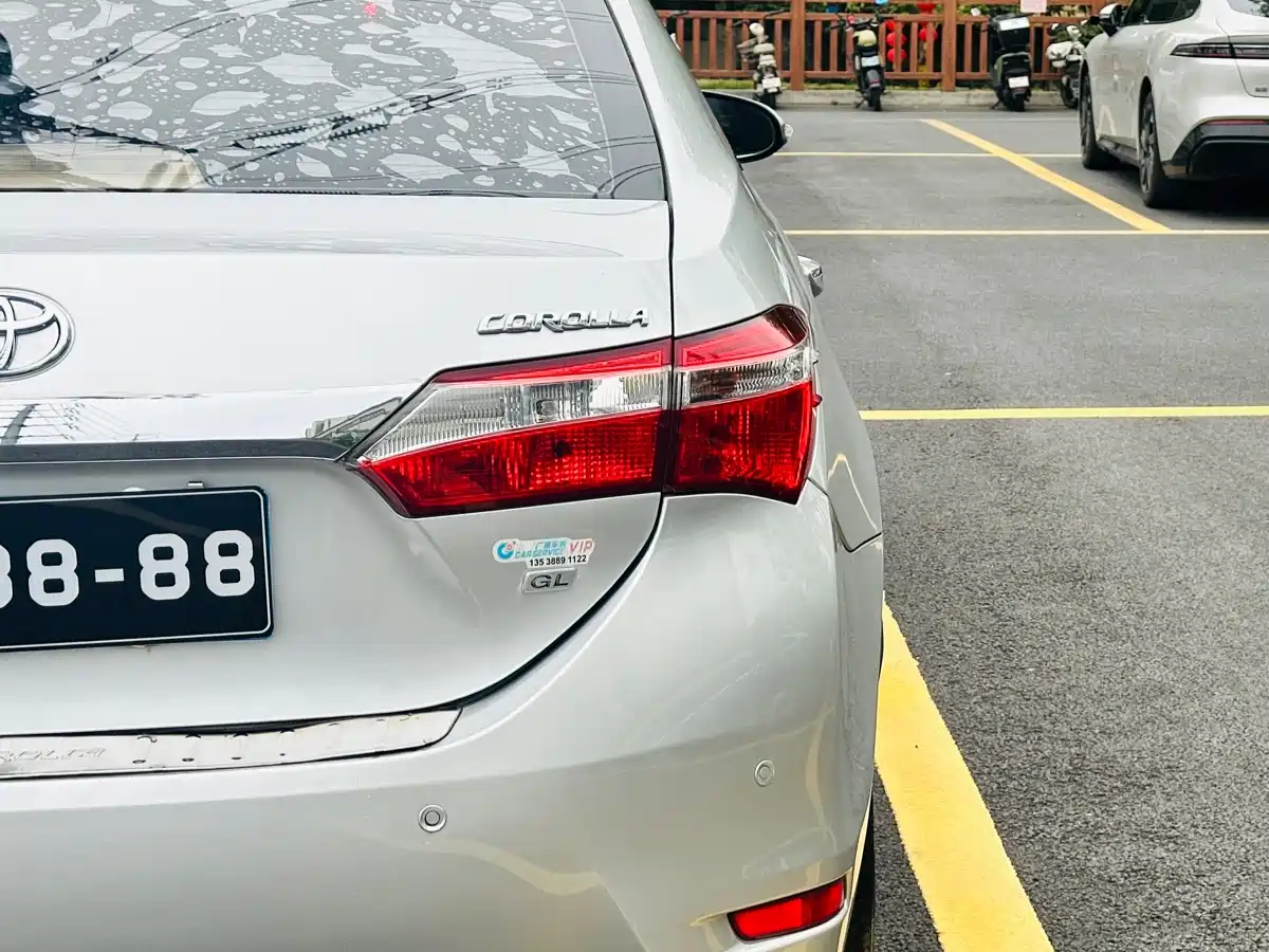 Toyota Corolla 2014 1.6L CVT GL фото 11