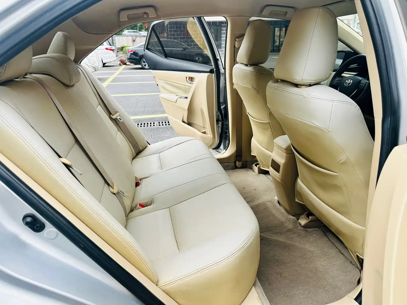 Toyota Corolla 2014 1.6L CVT GL фото 15