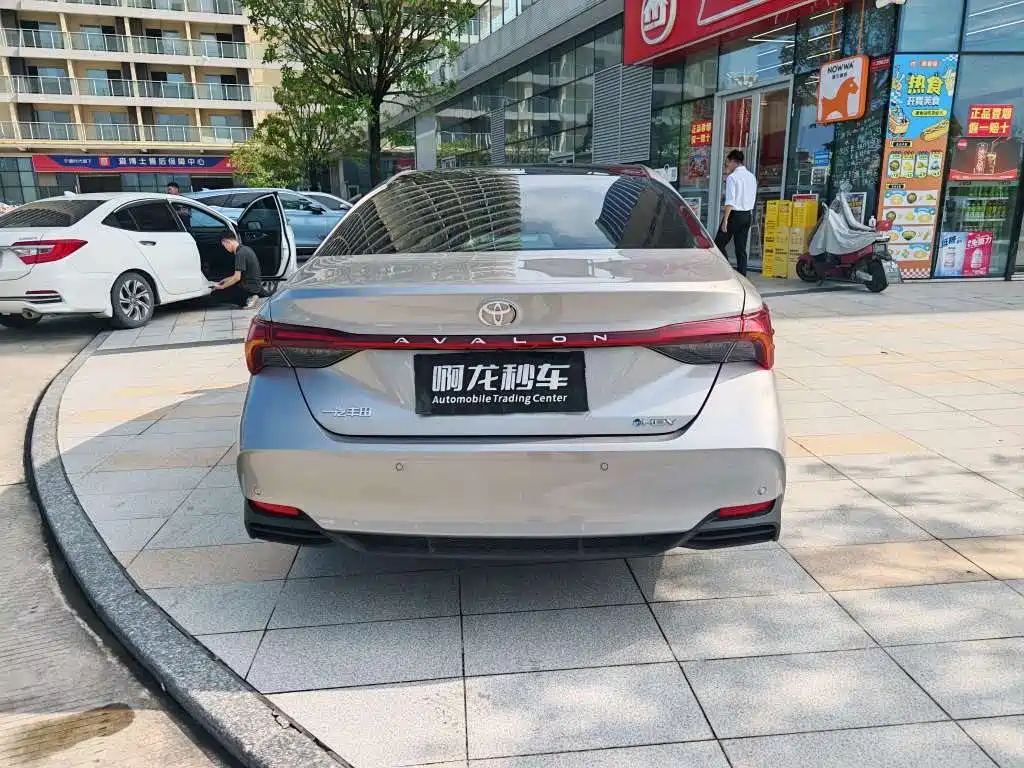 Toyota Avalon 2025 2024 Hybrid 2.0L Luxury Edition