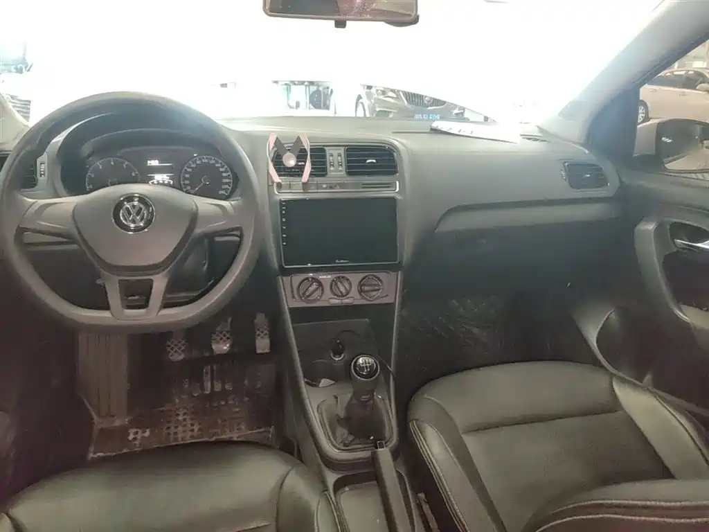 Volkswagen Polo 2016 1.4L Manual Trend фото 10